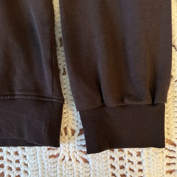 H&M Loose-Fitting Dark Brown Sweatshirt - Size Large - Picture 3 of 5